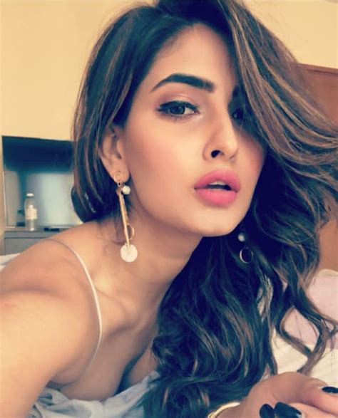 Indian Actress Karishma Sharma Fucking Scene